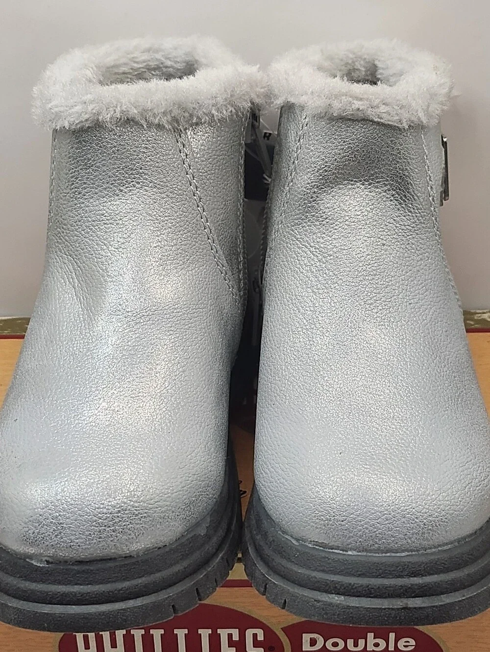 OshKosh B'gosh Hazel toddler boots in metallic silver faux fur Size 8